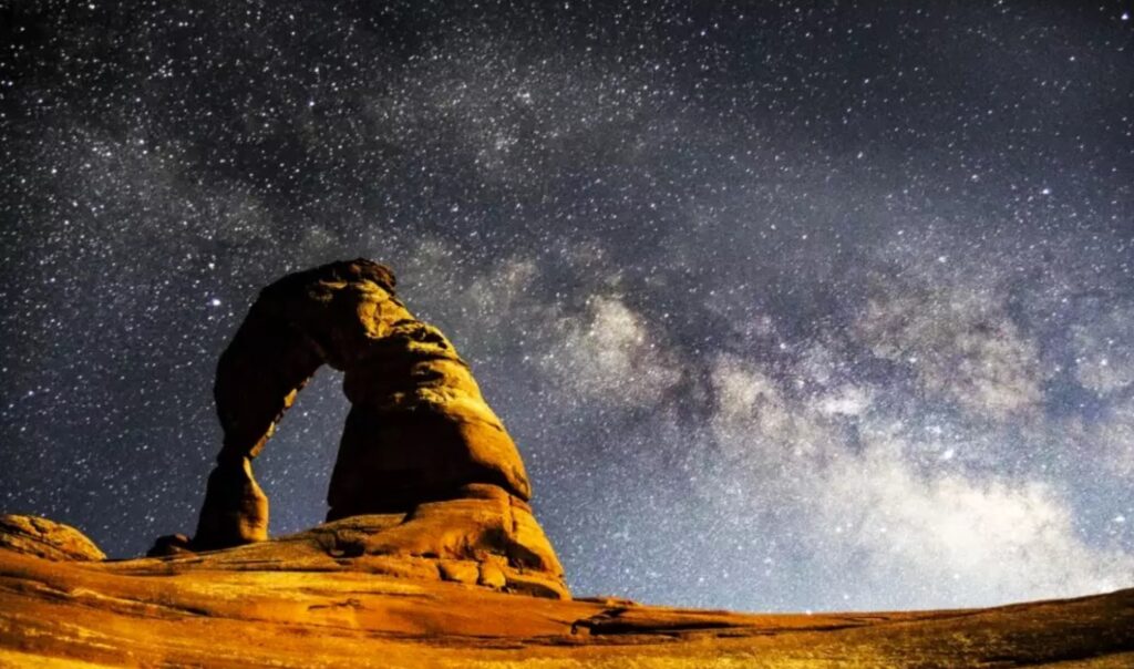 photo of arch in Arches National Park in Utah