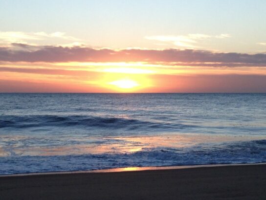 photo sunrise at beach