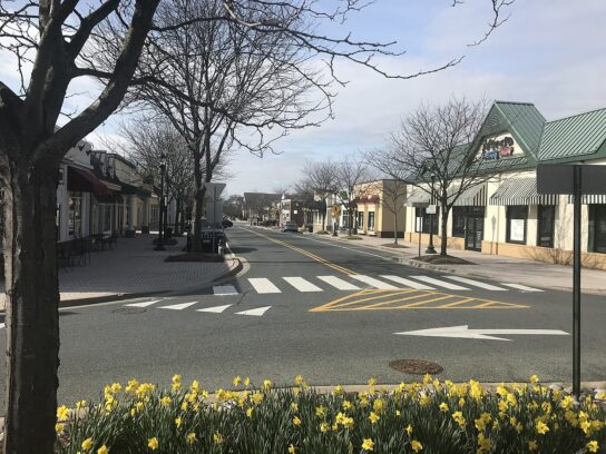 photo of Traville Gateway shopping center in North Potomac