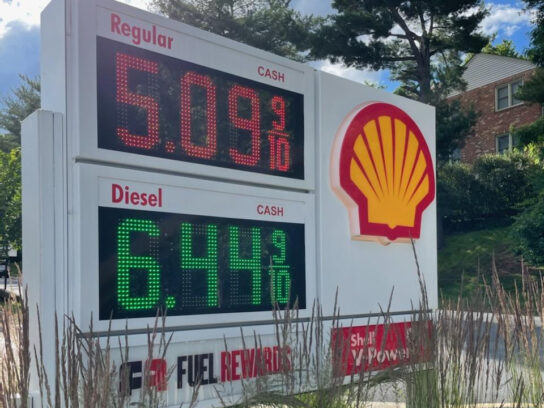 photo of gas prices over $5