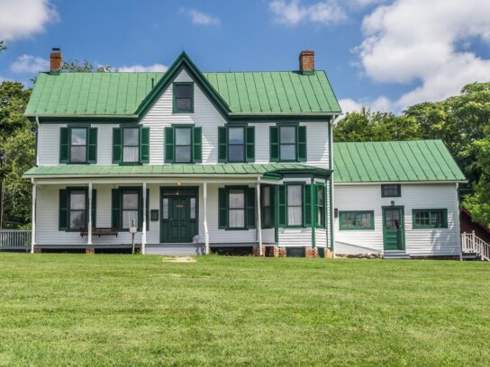 photo of magruder-brussard farm house in agricultural history farm park by Montgomery Parks