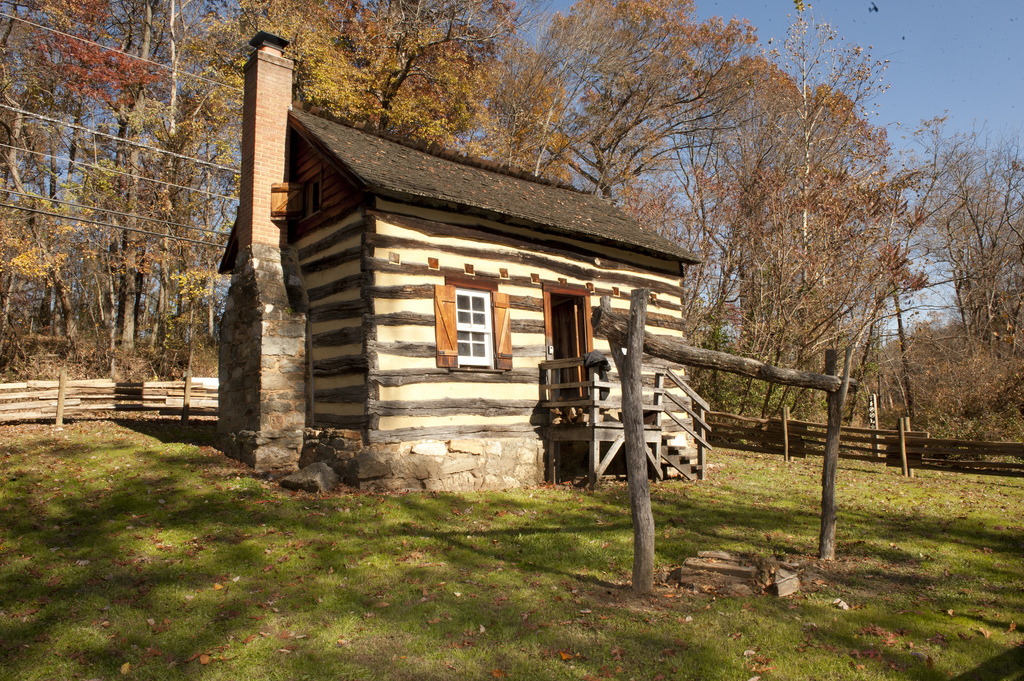 photo of rear of Oakley Cabin in Olney