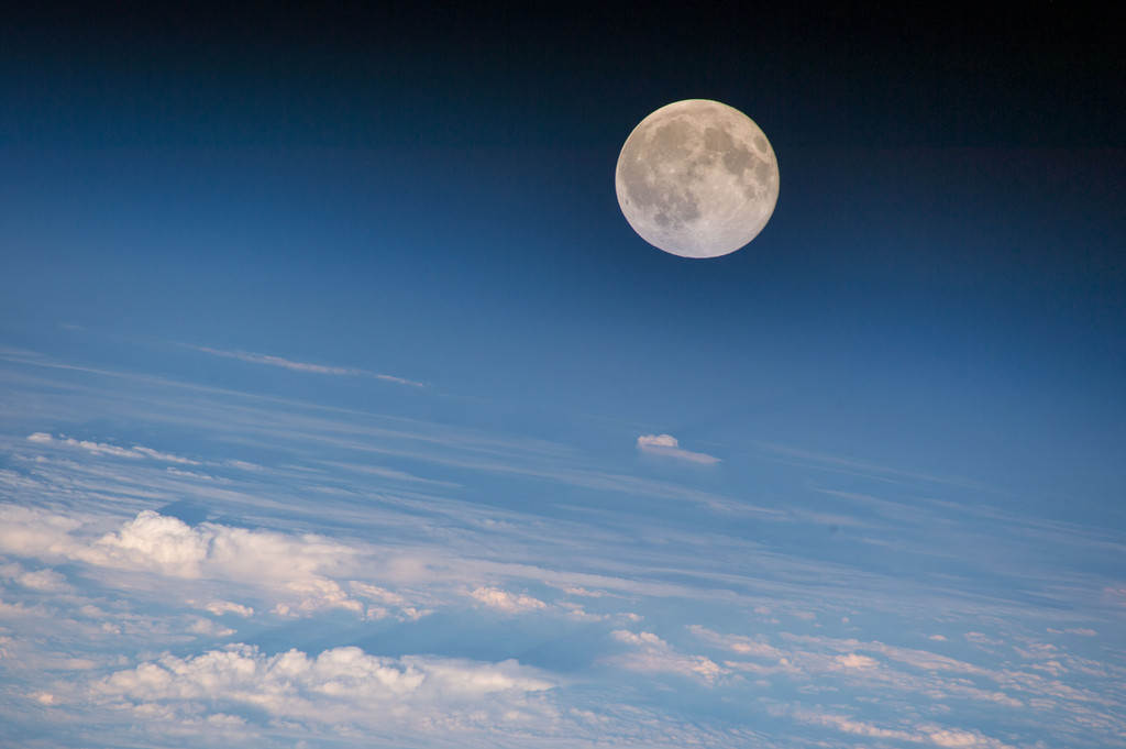 moon 1731635075851.jpg
