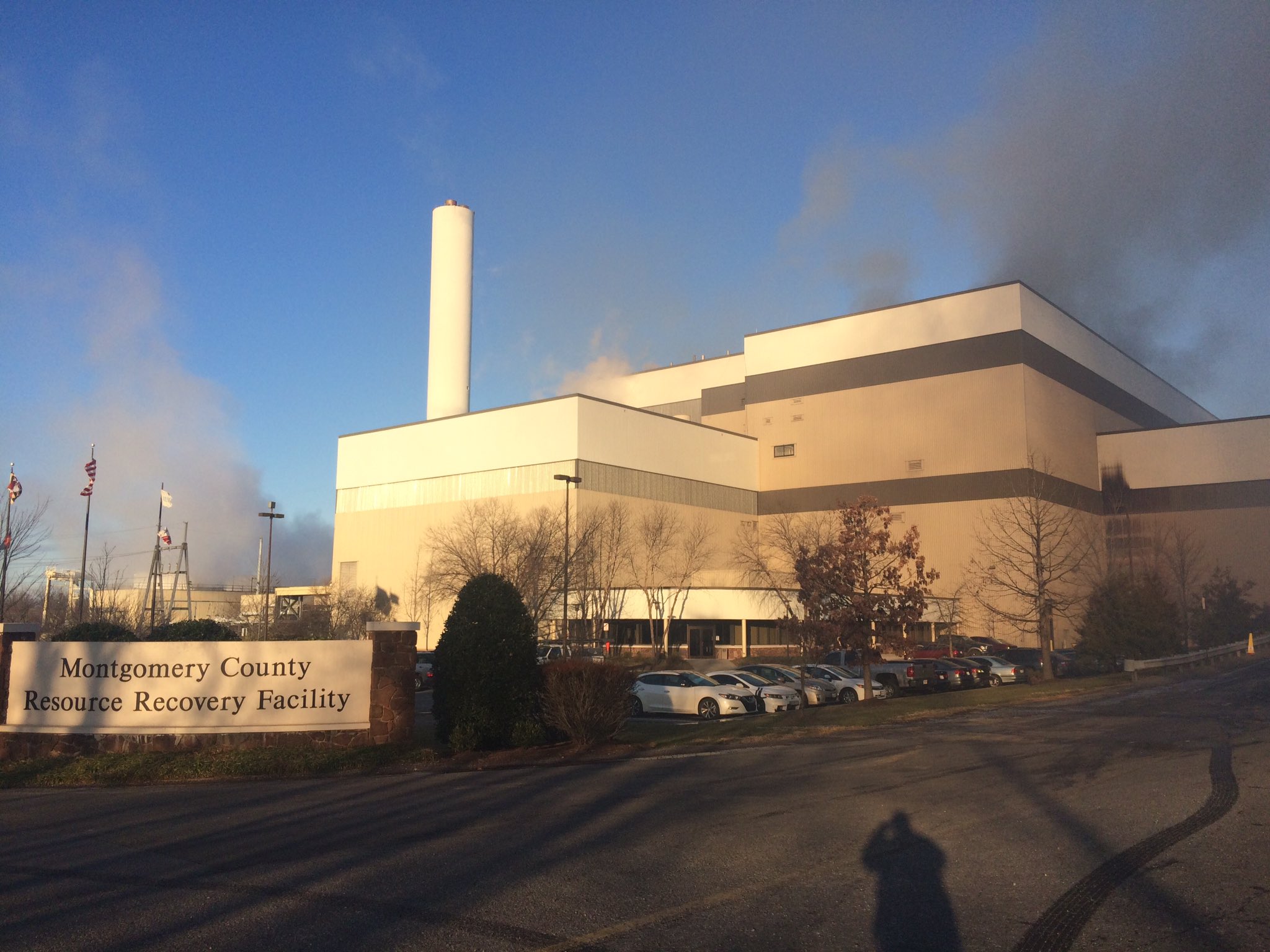 Fani-González, Elrich differ on deadline for incinerator decision