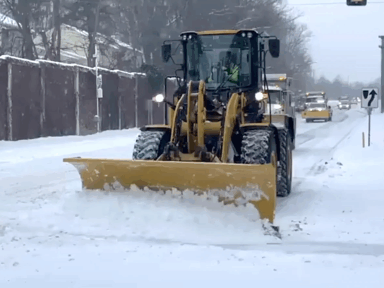 mcdot-highway-services-crews-are-busy-plowing-emergency-and-v0-aHF3dzZkcHBqaWZnMWDBn1MkYD0yErcK2V9Zz9opoQQN9dad73tT-lYLMHy4 (1)